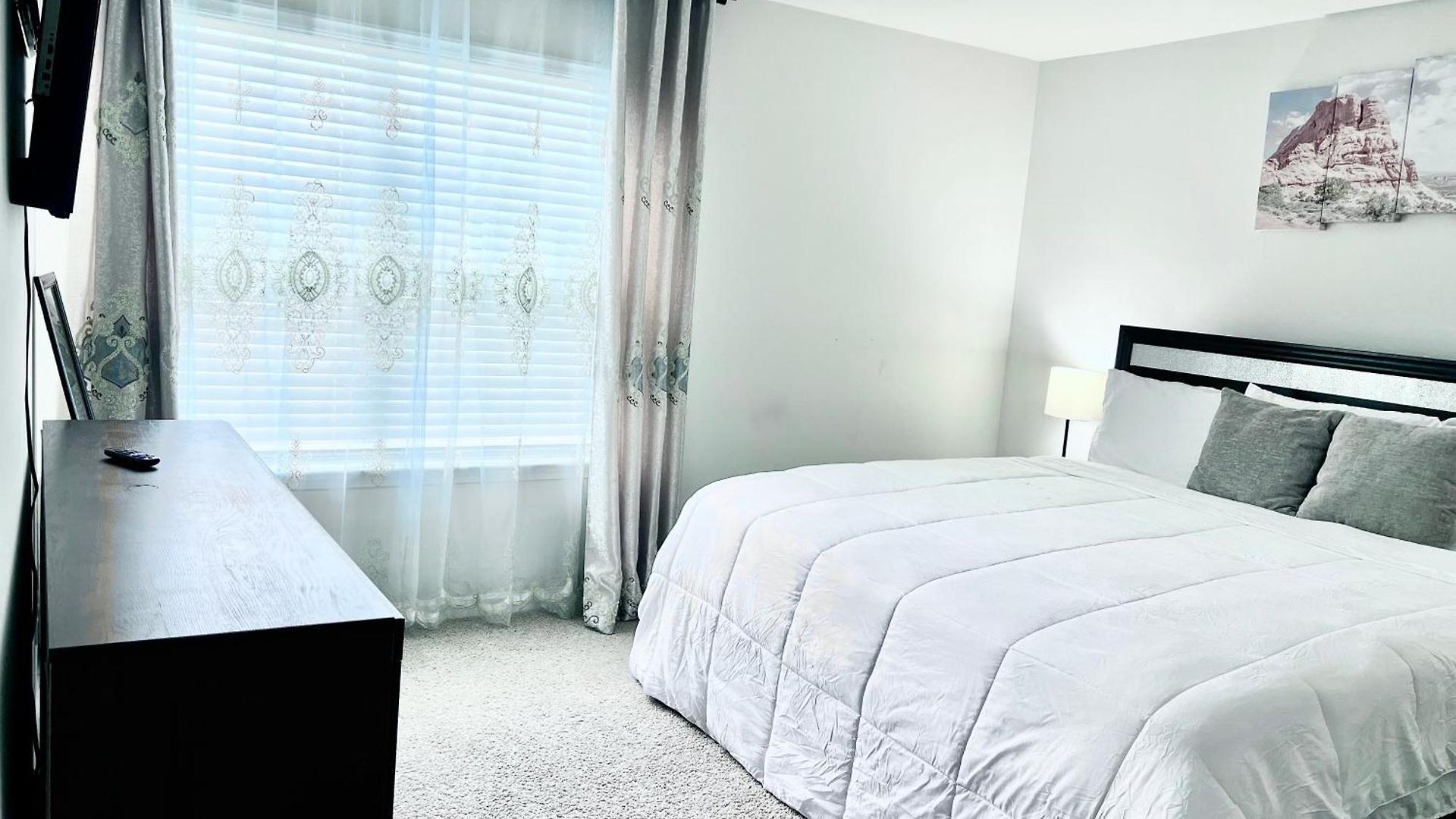 Spacious 4-bedroom House,6beds With Office Space Holiday home