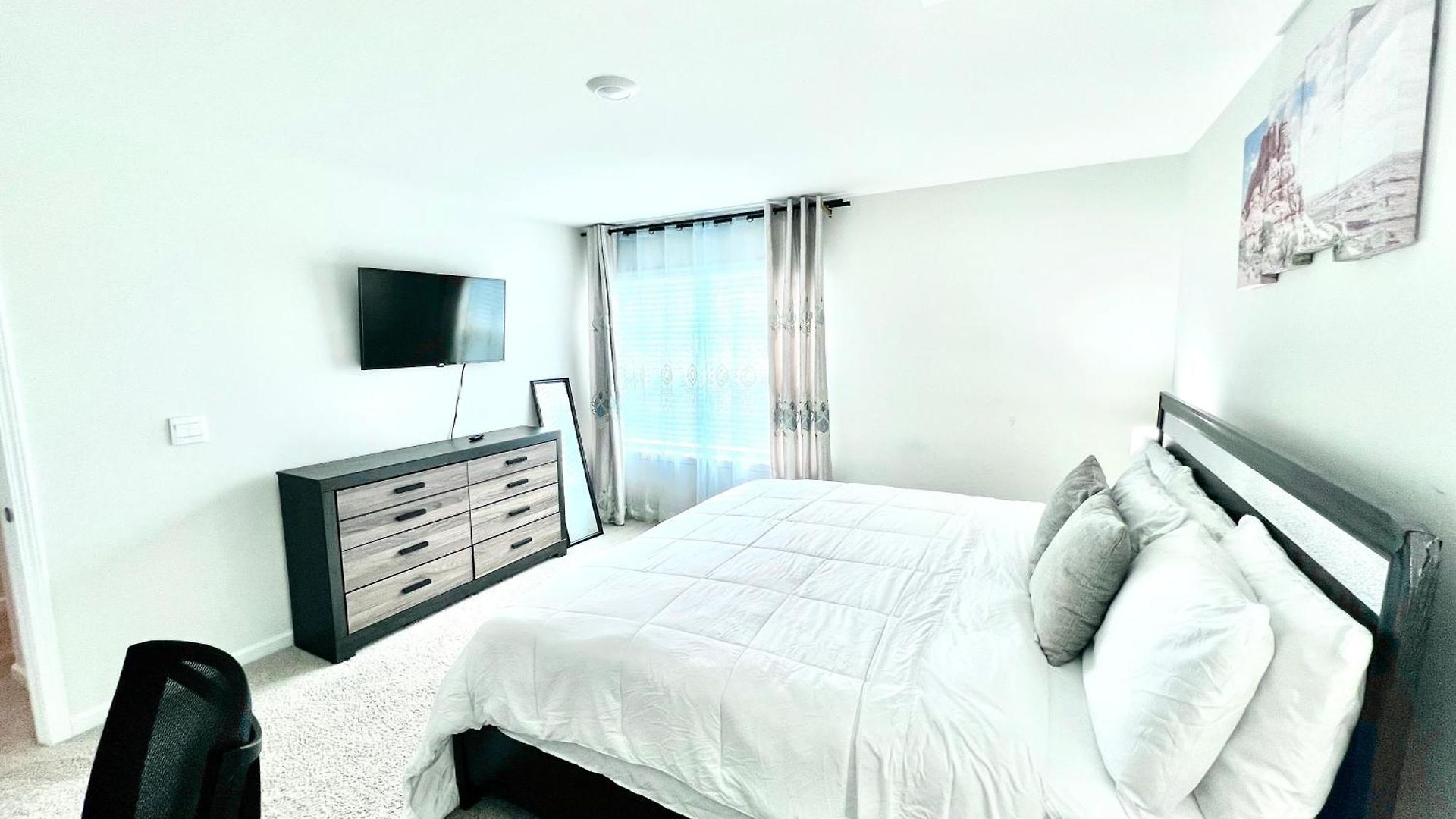 Spacious 4-bedroom House,6beds With Office Space Holiday home