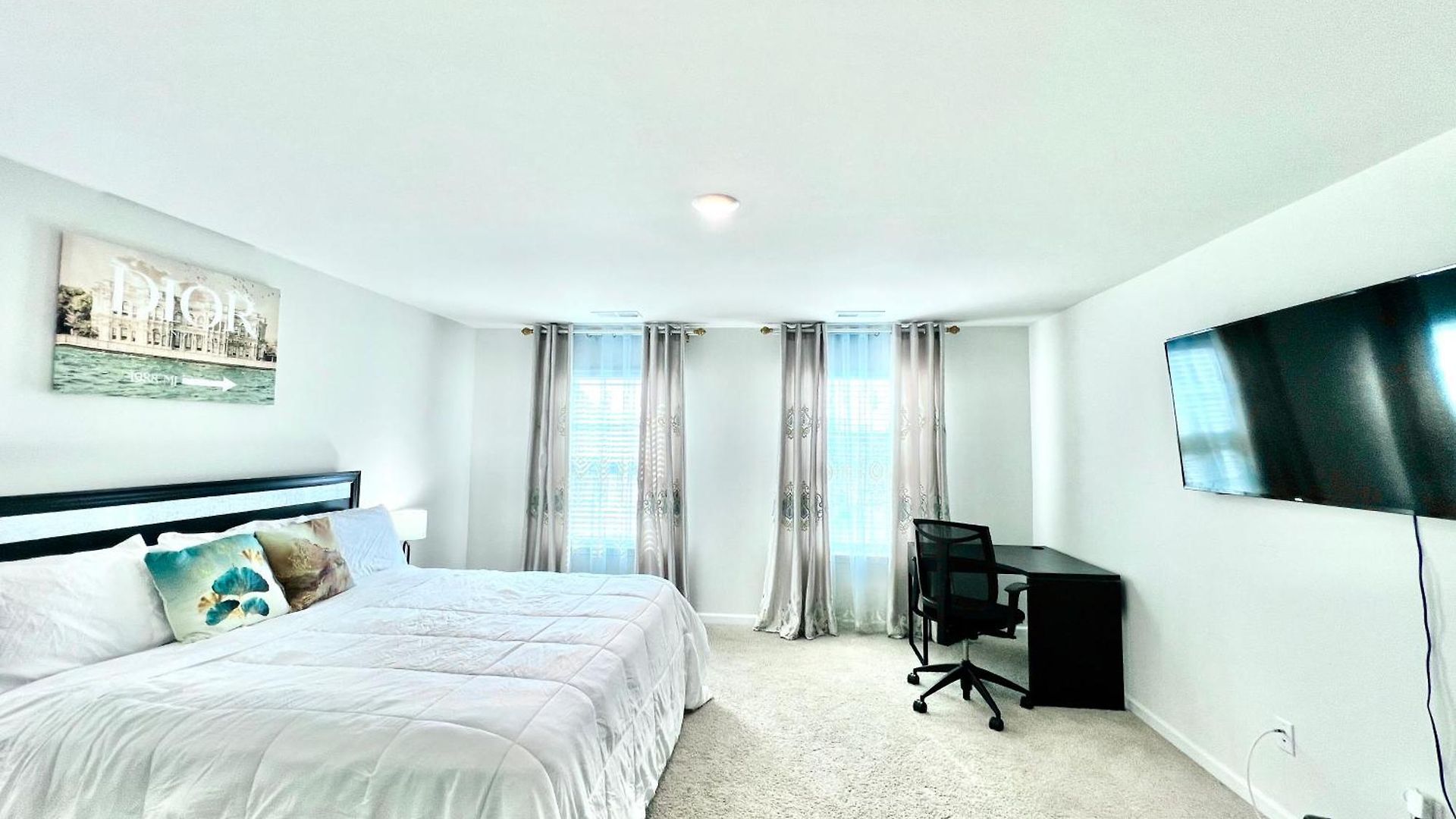 Spacious 4-bedroom House,6beds With Office Space * Charlotte