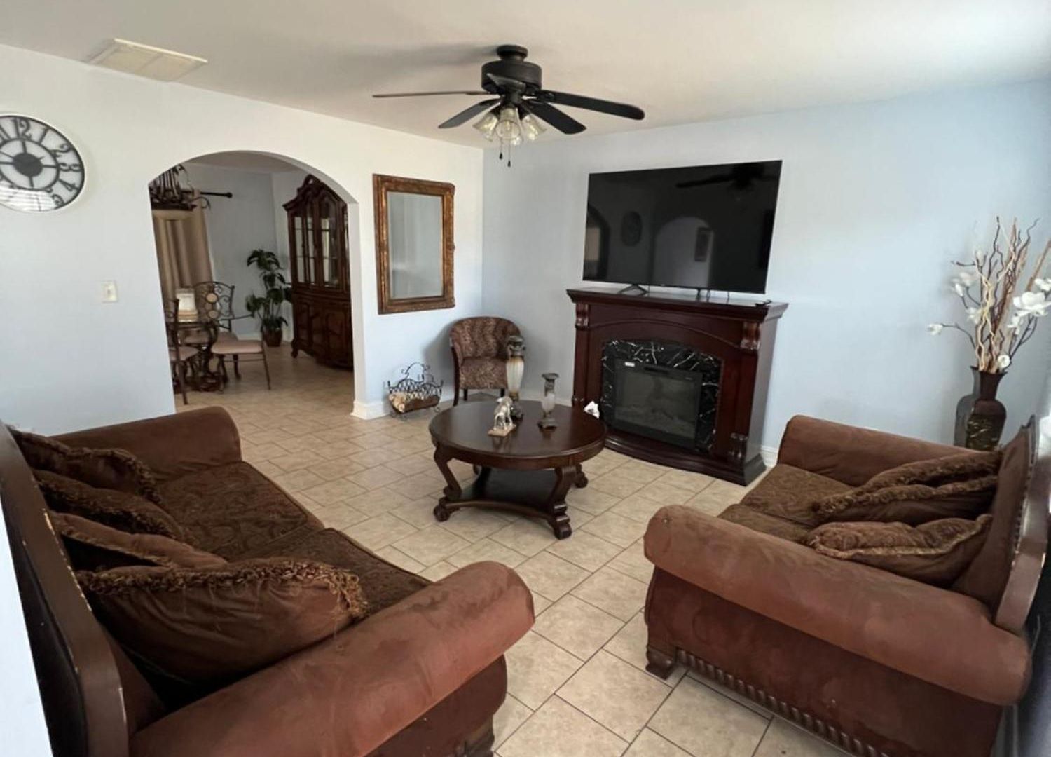 Family House With Jacuzzi Holiday home