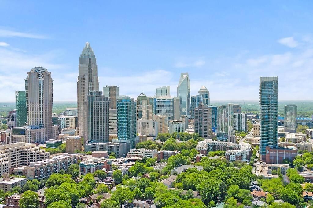 Apartment Fun & Eccentric + Uptown + Getaway + King *
