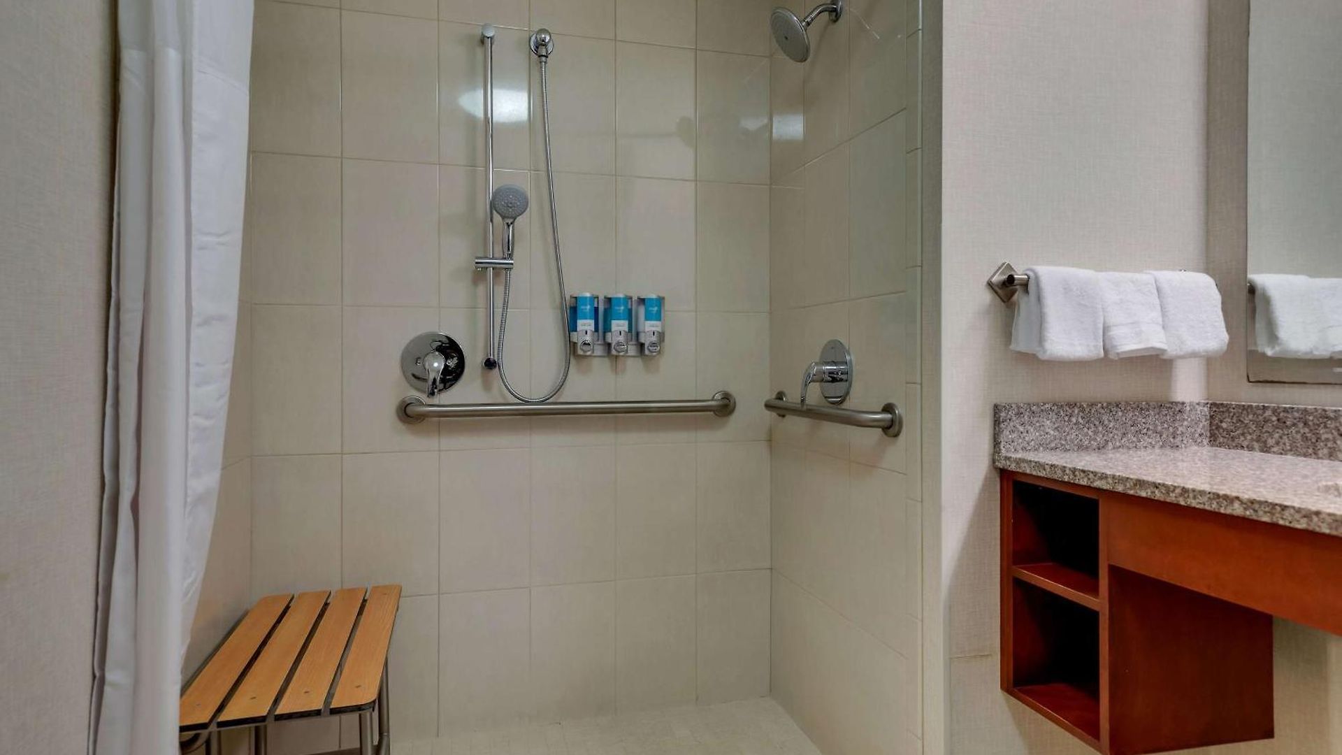 Drury & Arrowood Hotel 4*