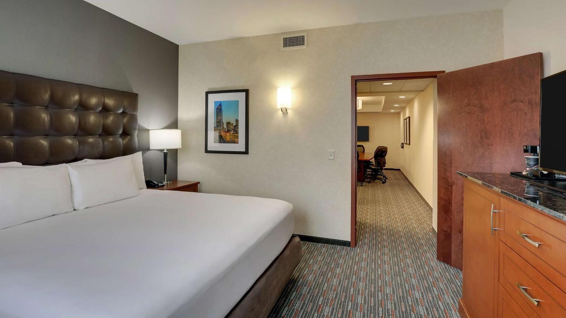 Drury & Arrowood Hotel 4*