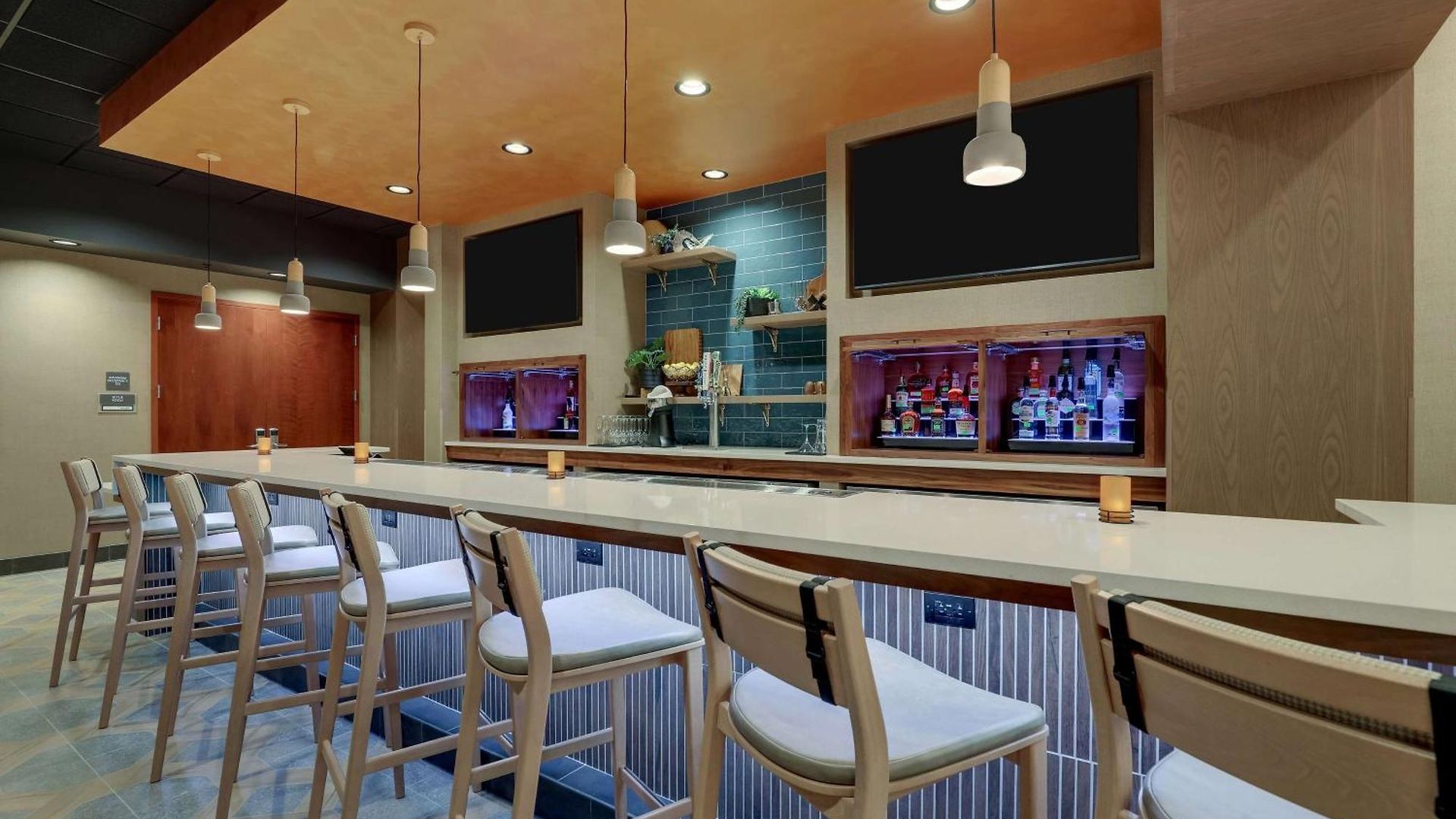 Drury & Arrowood Hotel 4*