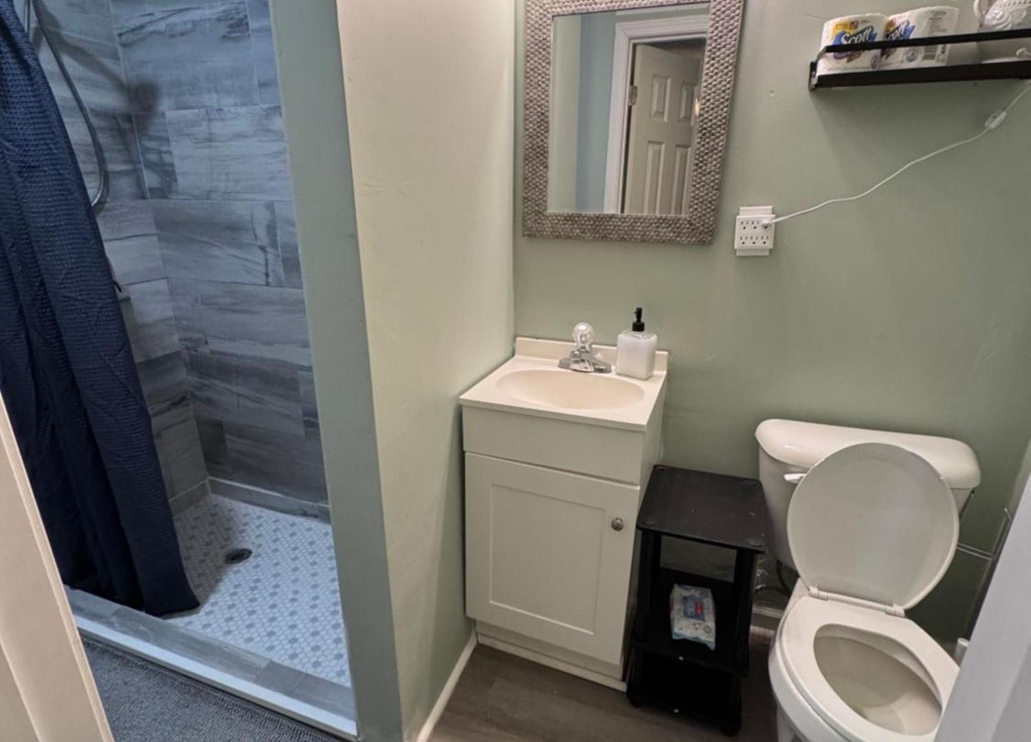 Apartment 20min To International Airport! 10min To Pnc Music! Wifi