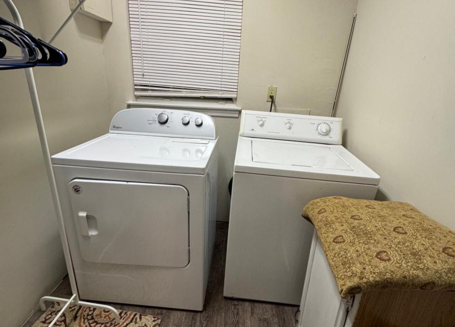 20min To International Airport! 10min To Pnc Music! Wifi Apartment *