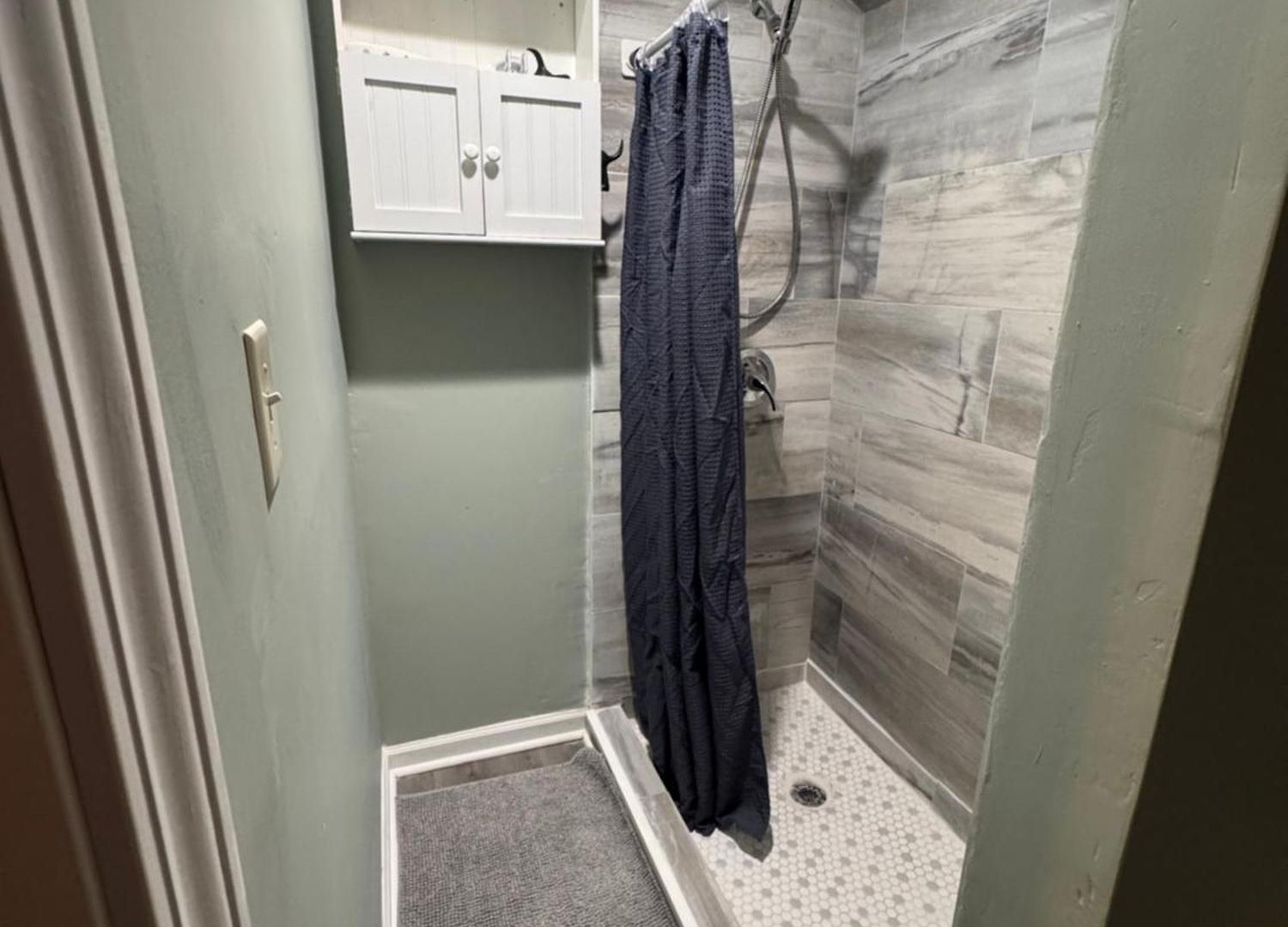 Apartment 20min To International Airport! 10min To Pnc Music! Wifi *