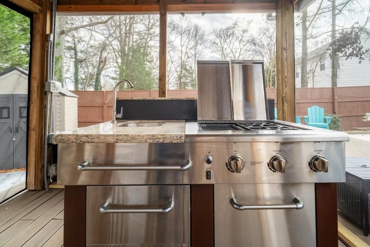 Tropical Oasis With Tiki Bar, Firepit, Seasonal Pool * Charlotte