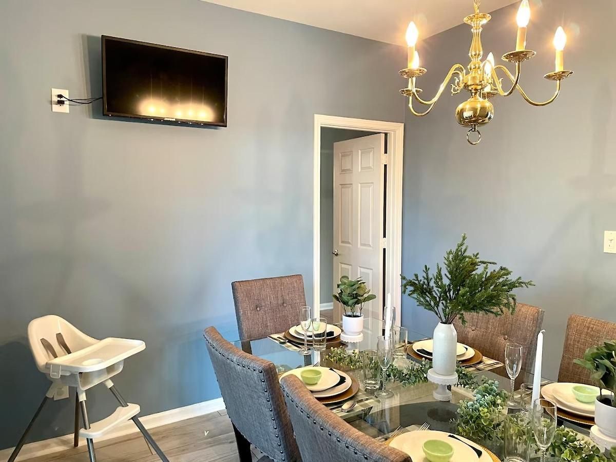 Apartment Tropical Oasis With Tiki Bar, Firepit, Seasonal Pool Charlotte