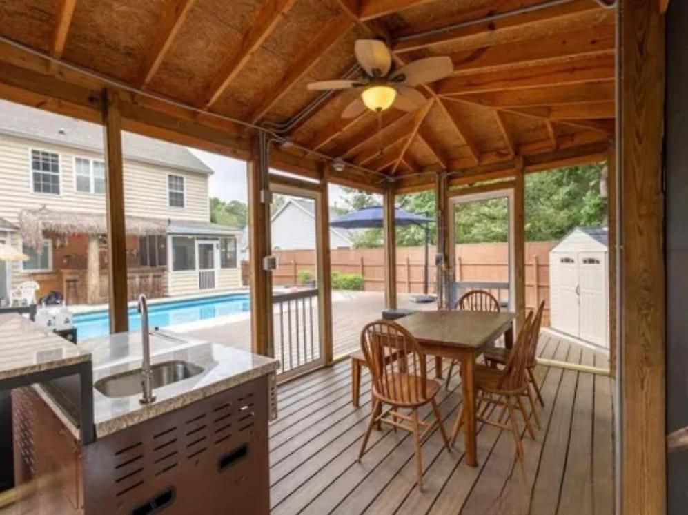 Tropical Oasis With Tiki Bar, Firepit, Seasonal Pool * Charlotte