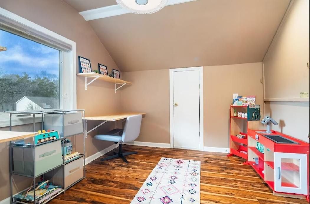 Tropical Oasis With Tiki Bar, Firepit, Seasonal Pool Apartment Charlotte