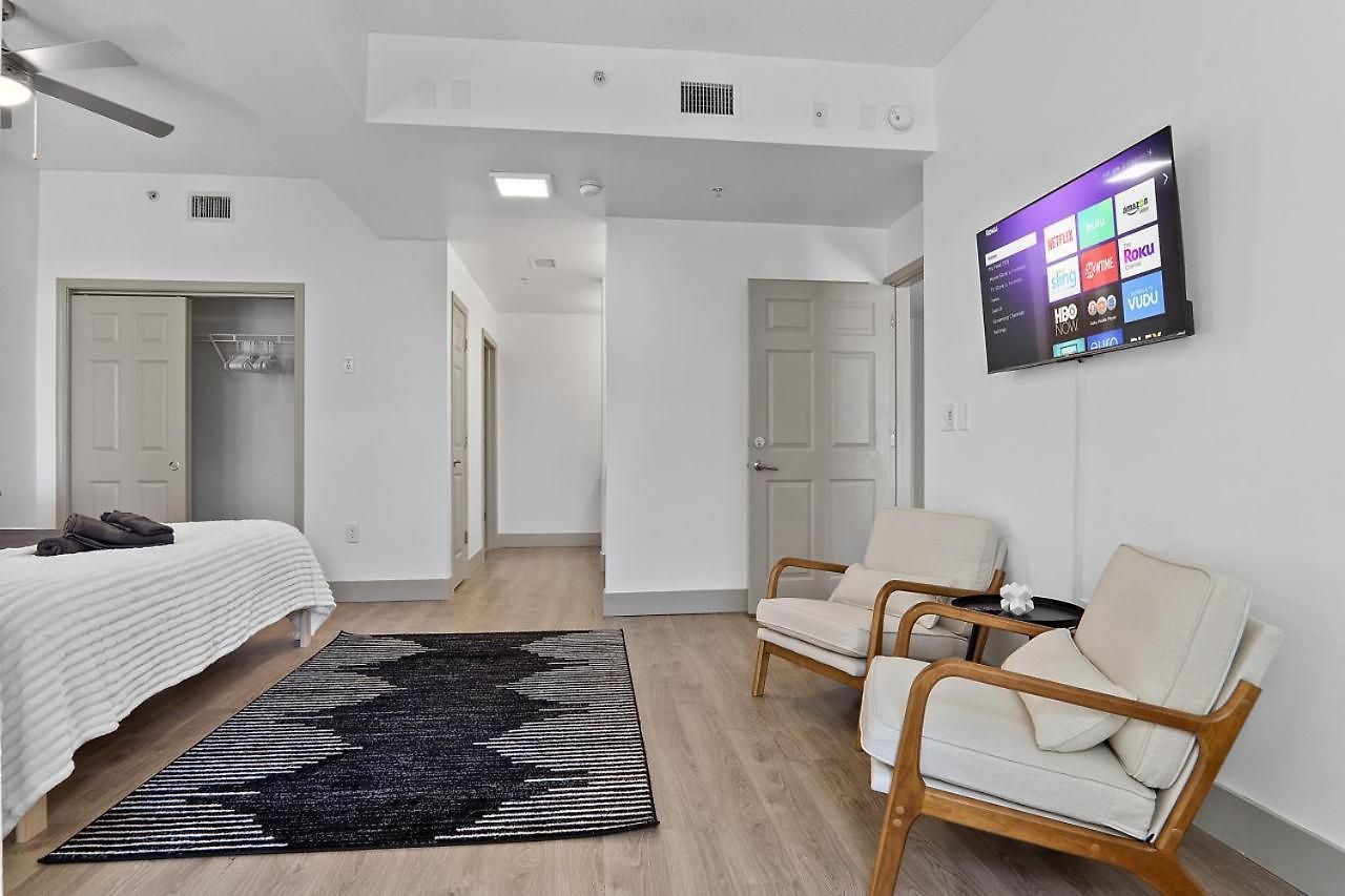 Carolina Cove - Free Parking, Spacious, Views Apartment Charlotte