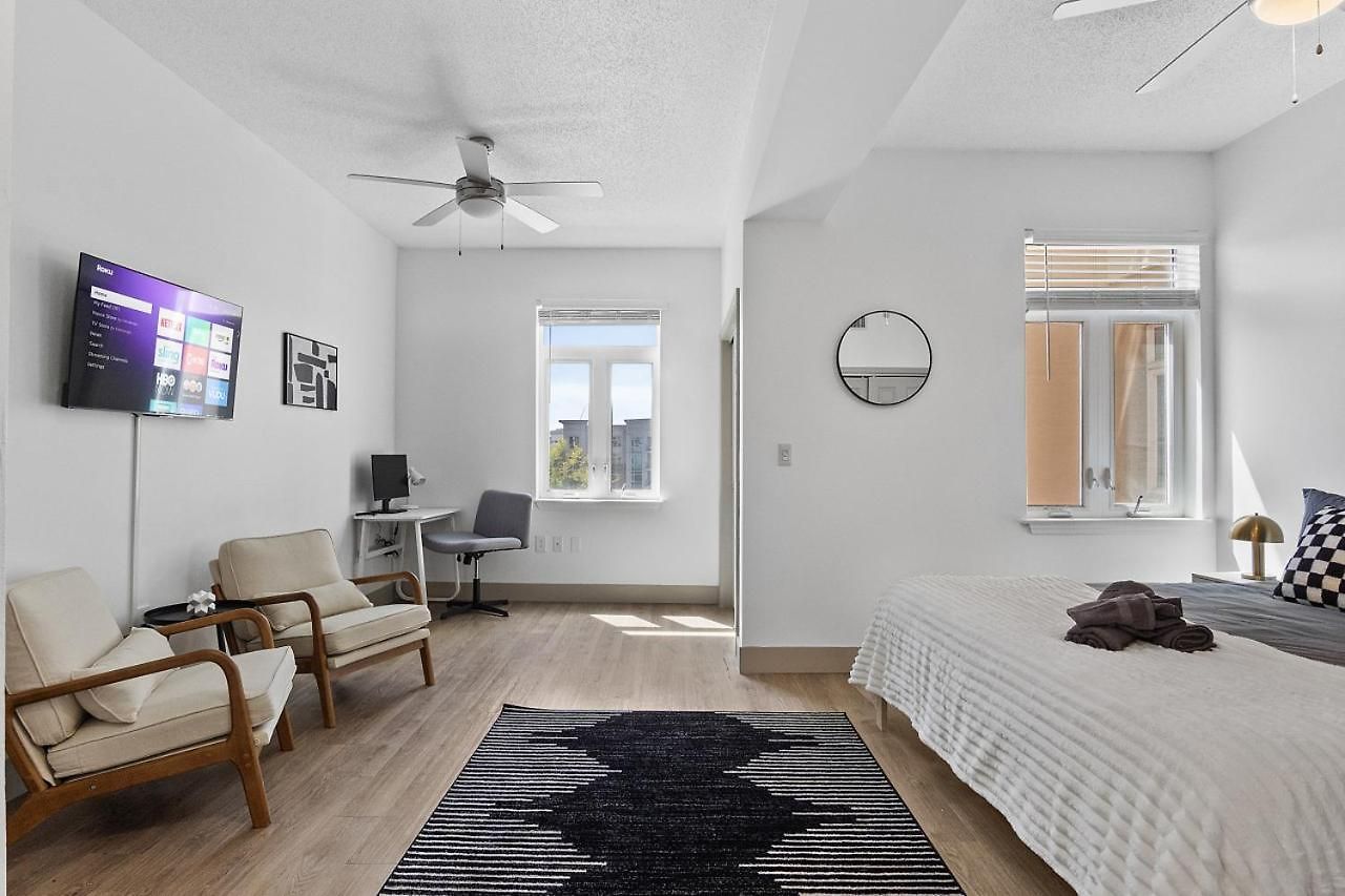 Carolina Cove - Free Parking, Spacious, Views Apartment *