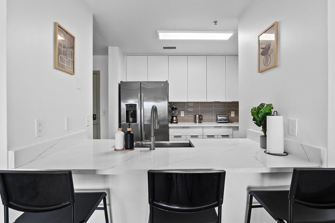 Carolina Cove - Free Parking, Spacious, Views * Charlotte