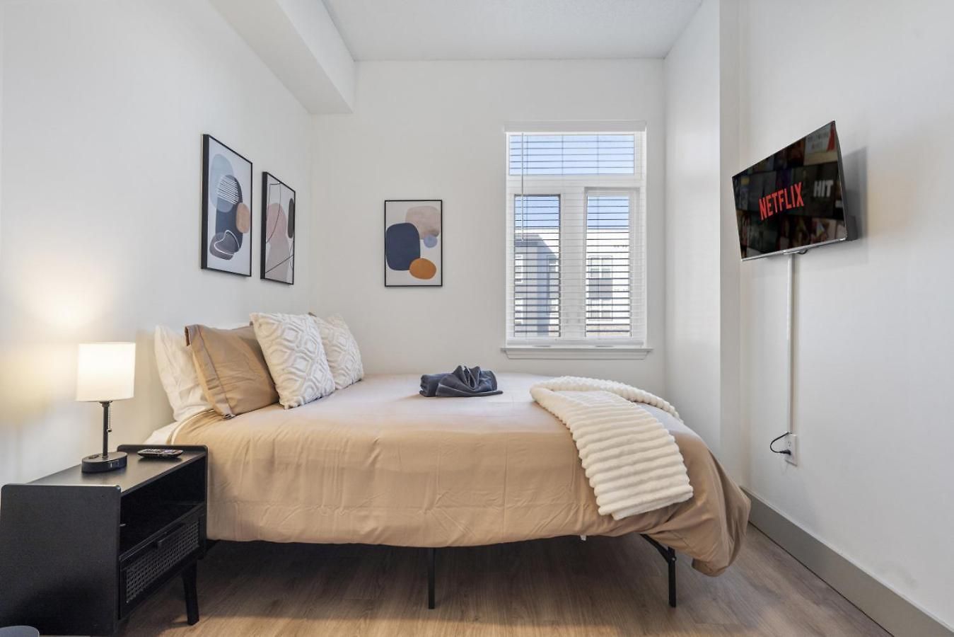Apartment Bright Uptown Bliss - Free Parking, Walkable, Views Charlotte