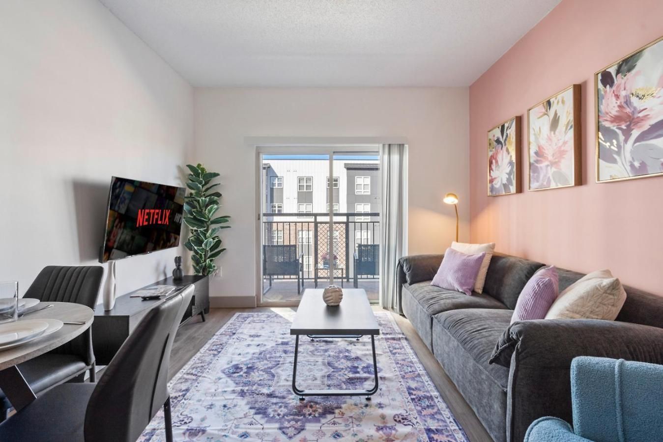 Apartment Bright Uptown Bliss - Free Parking, Walkable, Views