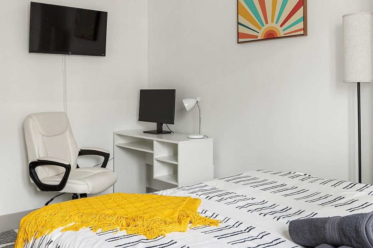 Urban Retreat - Free Parking, Wifi, Walk To Stadium Charlotte