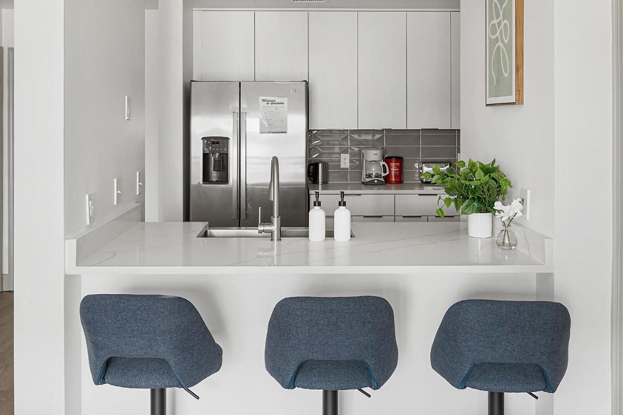 Urban Retreat - Free Parking, Wifi, Walk To Stadium