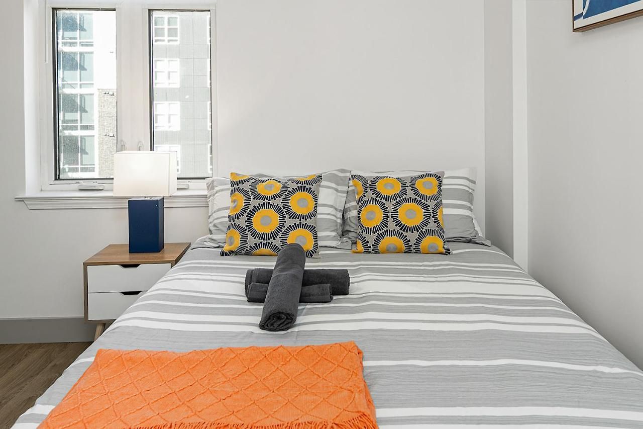 Apartment Urban Retreat - Free Parking, Wifi, Walk To Stadium *