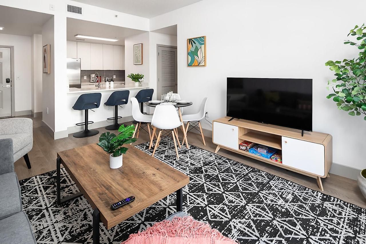 Urban Retreat - Free Parking, Wifi, Walk To Stadium * Charlotte