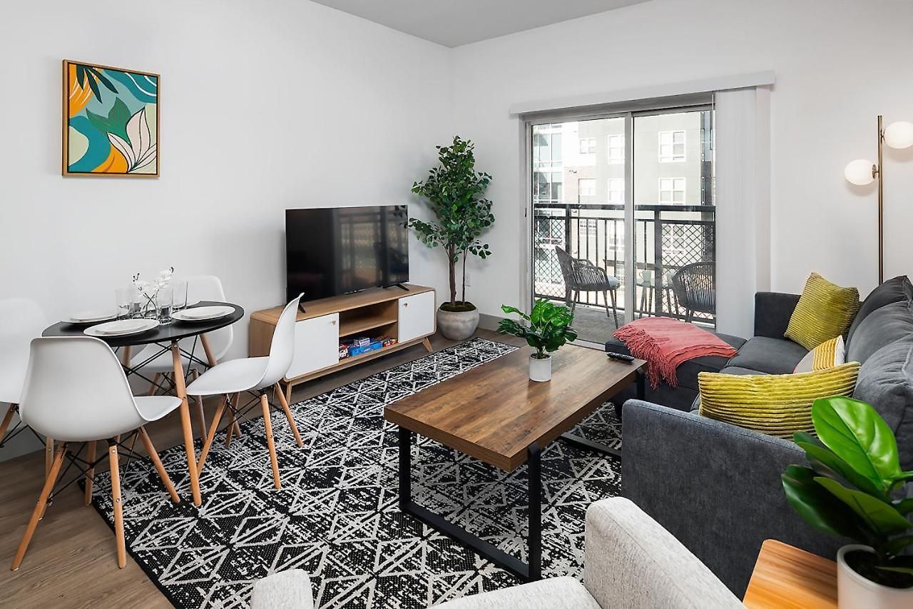 Urban Retreat - Free Parking, Wifi, Walk To Stadium * Charlotte