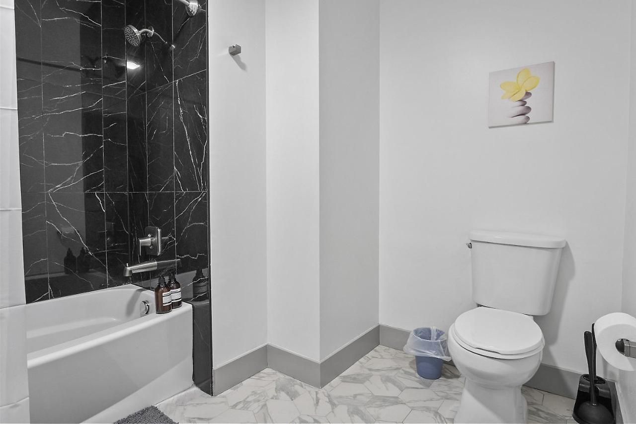 Apartment Cozy Urban Getaway - Free Parking, Gym, Stadium