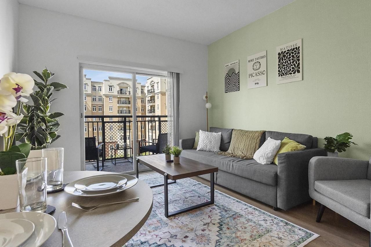 Cozy Urban Getaway - Free Parking, Gym, Stadium Apartment