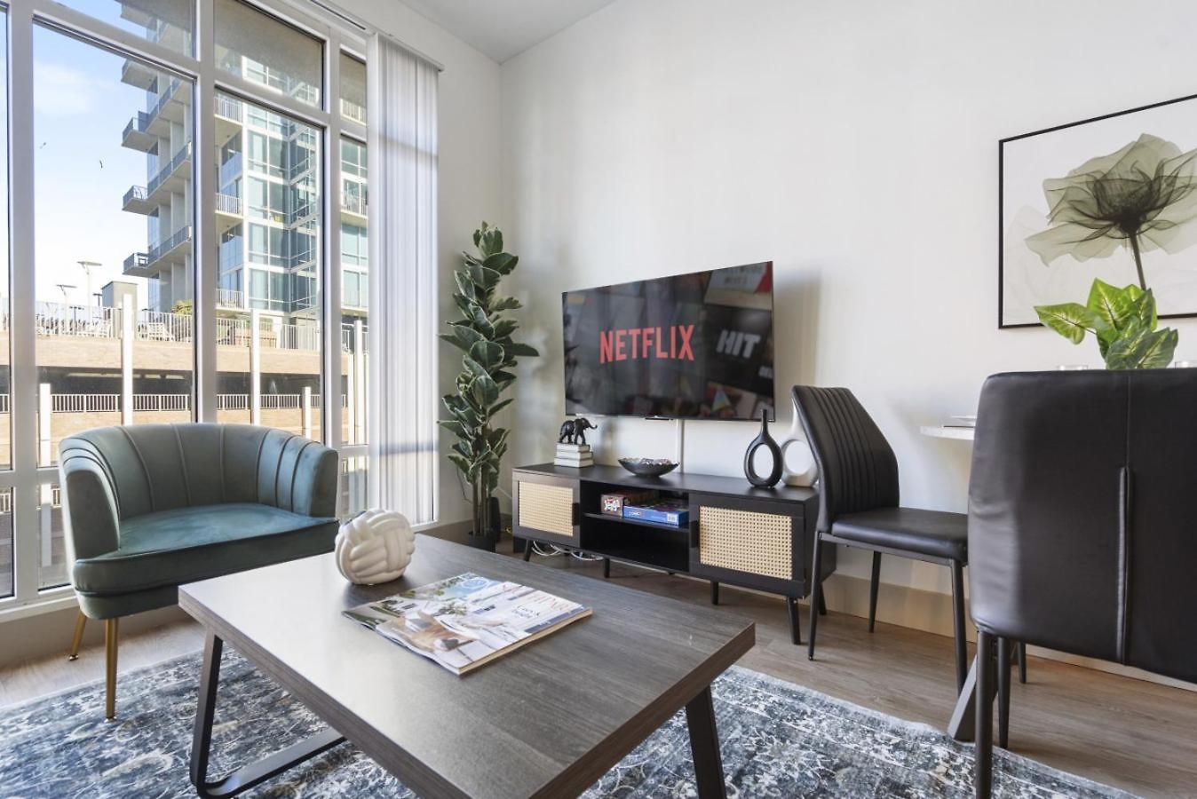 Apartment Uptown Luxury - Floor King Suite, Free Parking
