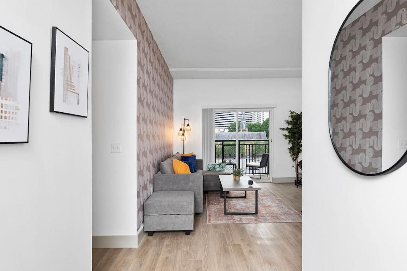 Apartment Stylish 4 Bed - 2 Mins To Stadium - Free Parking - Gym - Views