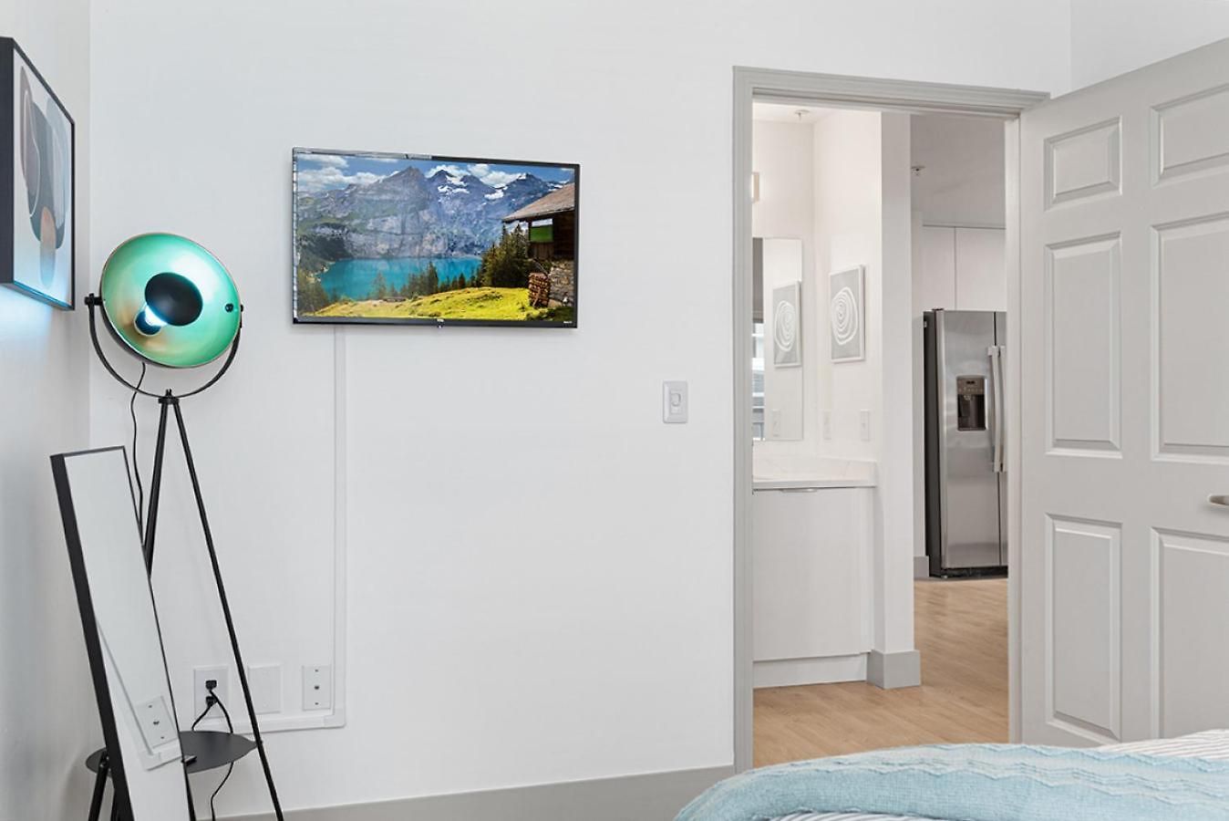 The Hornet - Cozy And Spacious 3br - Free Parking - Views - 2 Mins To Stadium *