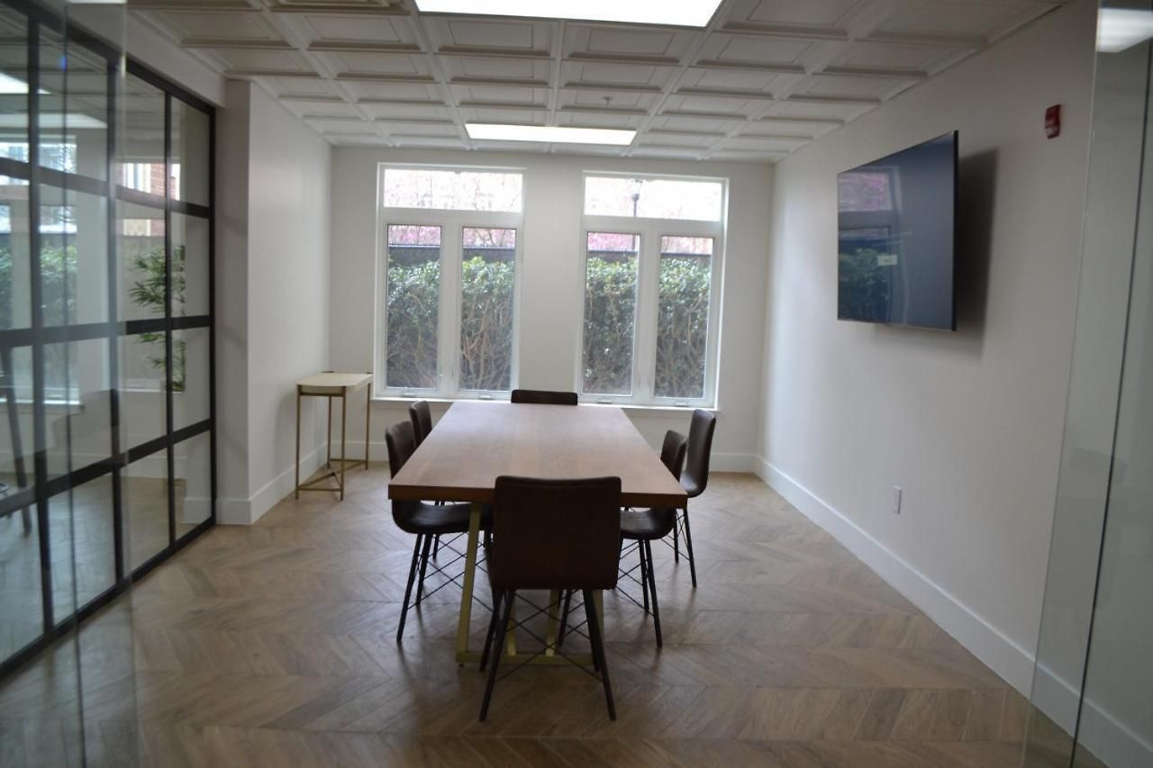 The Hornet - Cozy And Spacious 3br - Free Parking - Views - 2 Mins To Stadium Charlotte