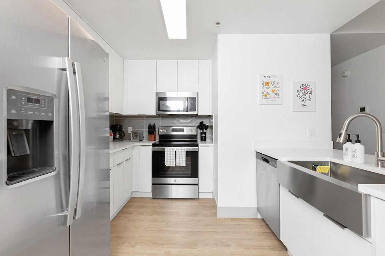 The Hornet - Cozy And Spacious 3br - Free Parking - Views - 2 Mins To Stadium