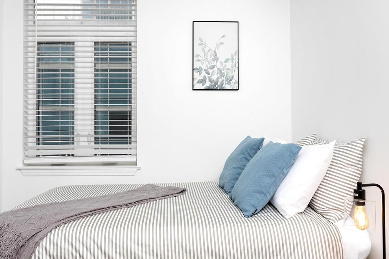 The Hornet - Cozy And Spacious 3br - Free Parking - Views - 2 Mins To Stadium * Charlotte