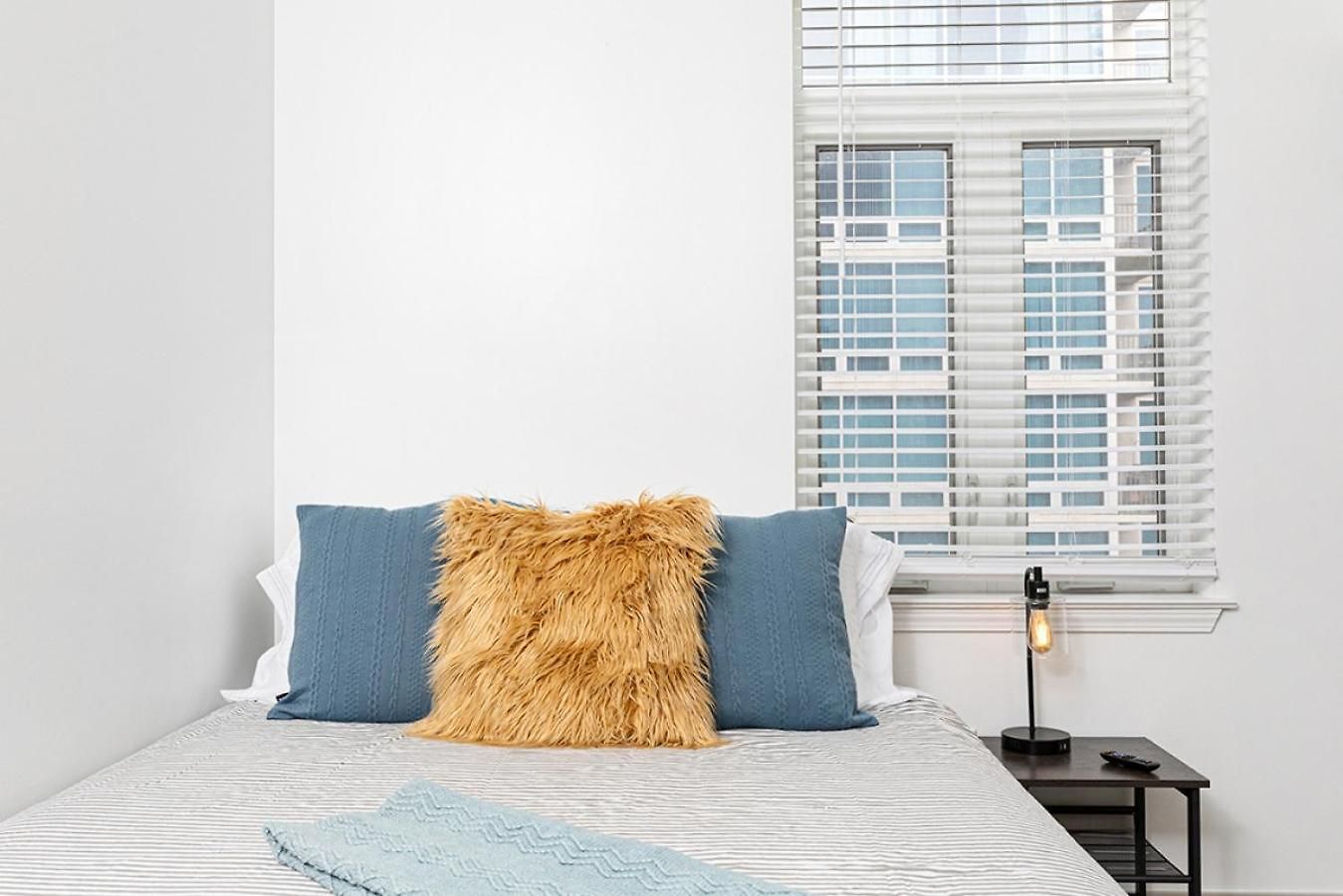 Apartment The Hornet - Cozy And Spacious 3br - Free Parking - Views - 2 Mins To Stadium *