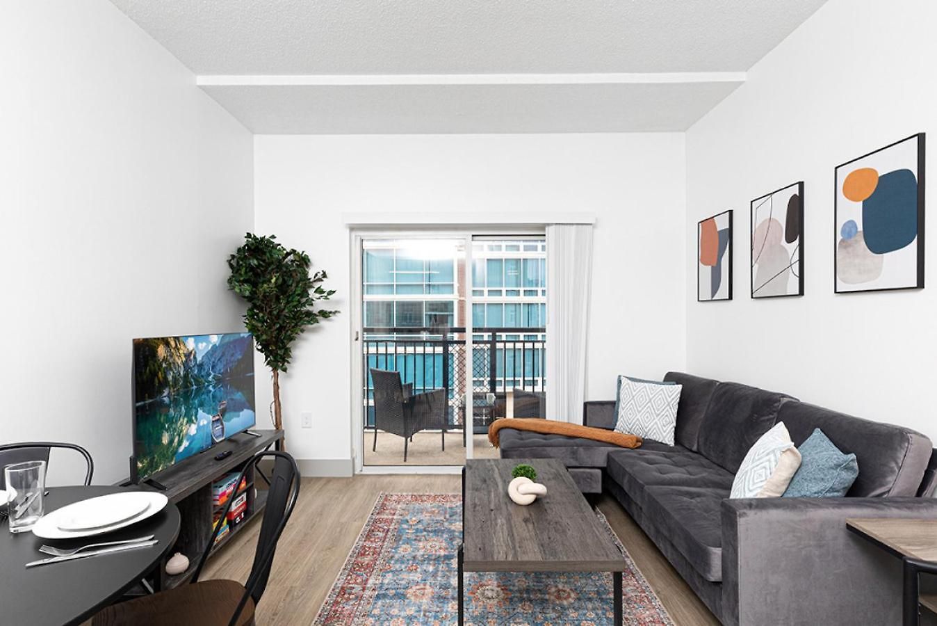 Apartment The Hornet - Cozy And Spacious 3br - Free Parking - Views - 2 Mins To Stadium