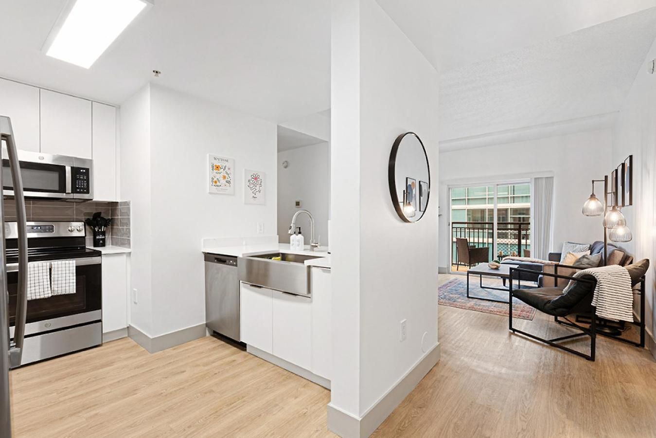 The Hornet - Cozy And Spacious 3br - Free Parking - Views - 2 Mins To Stadium * Charlotte