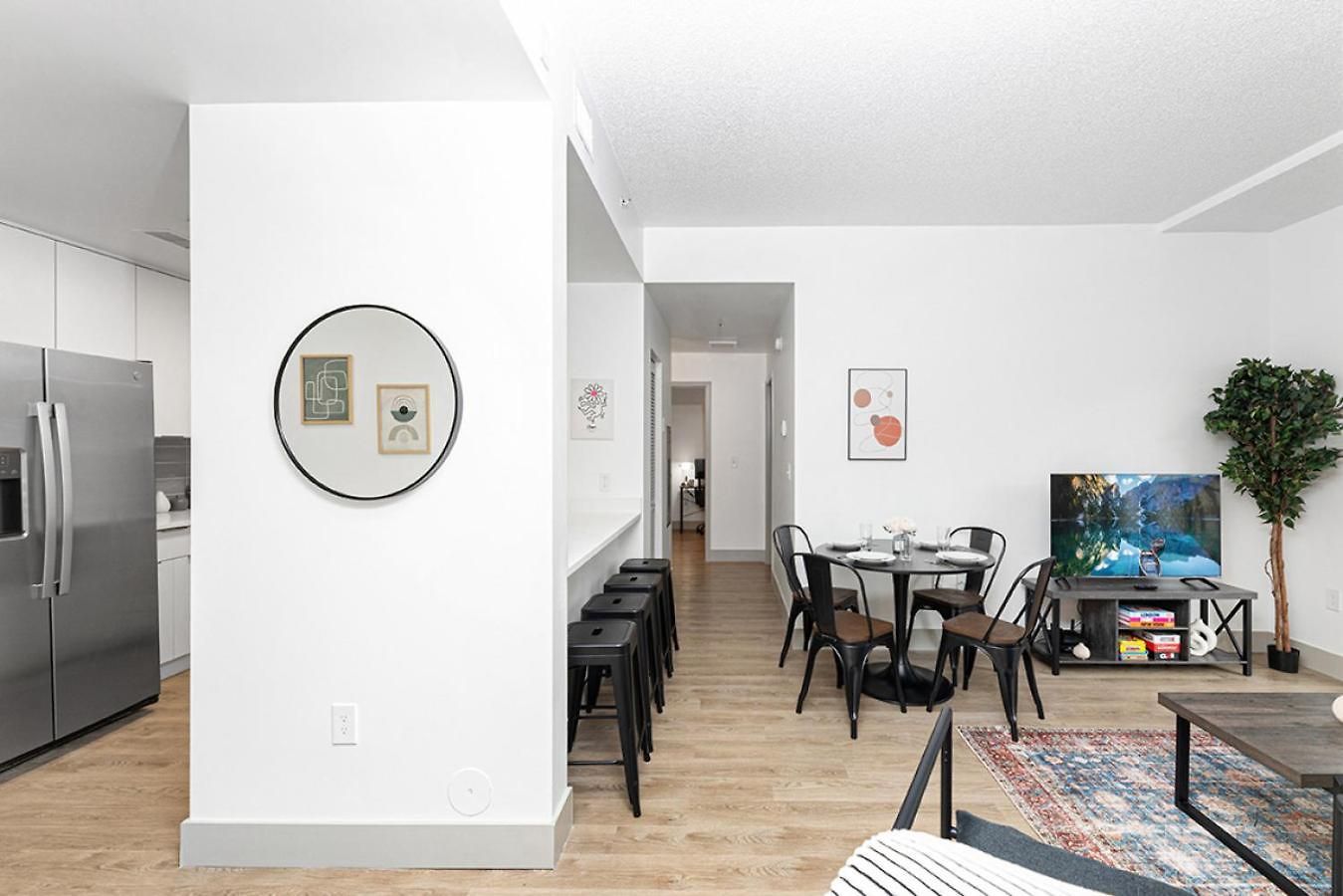 The Hornet - Cozy And Spacious 3br - Free Parking - Views - 2 Mins To Stadium
