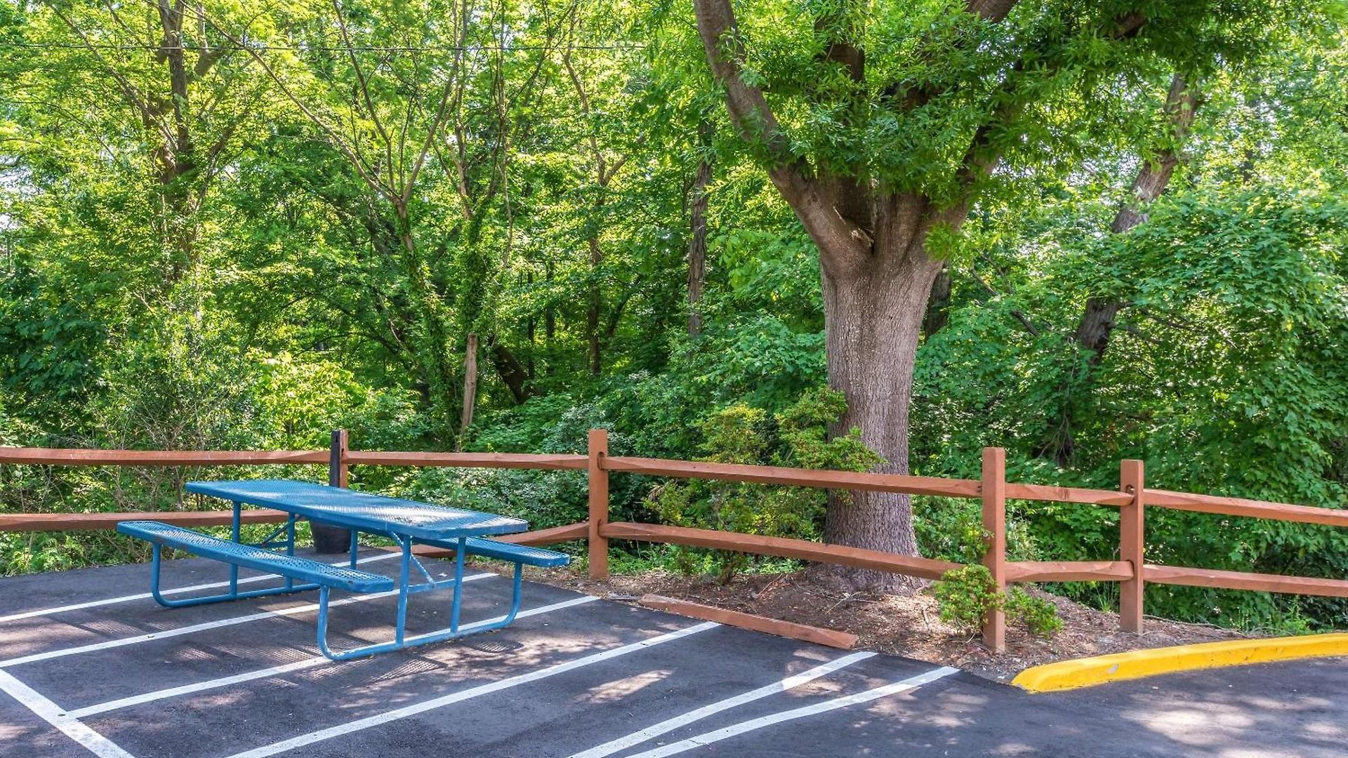 Comfort Airport Uptown Inn 3*