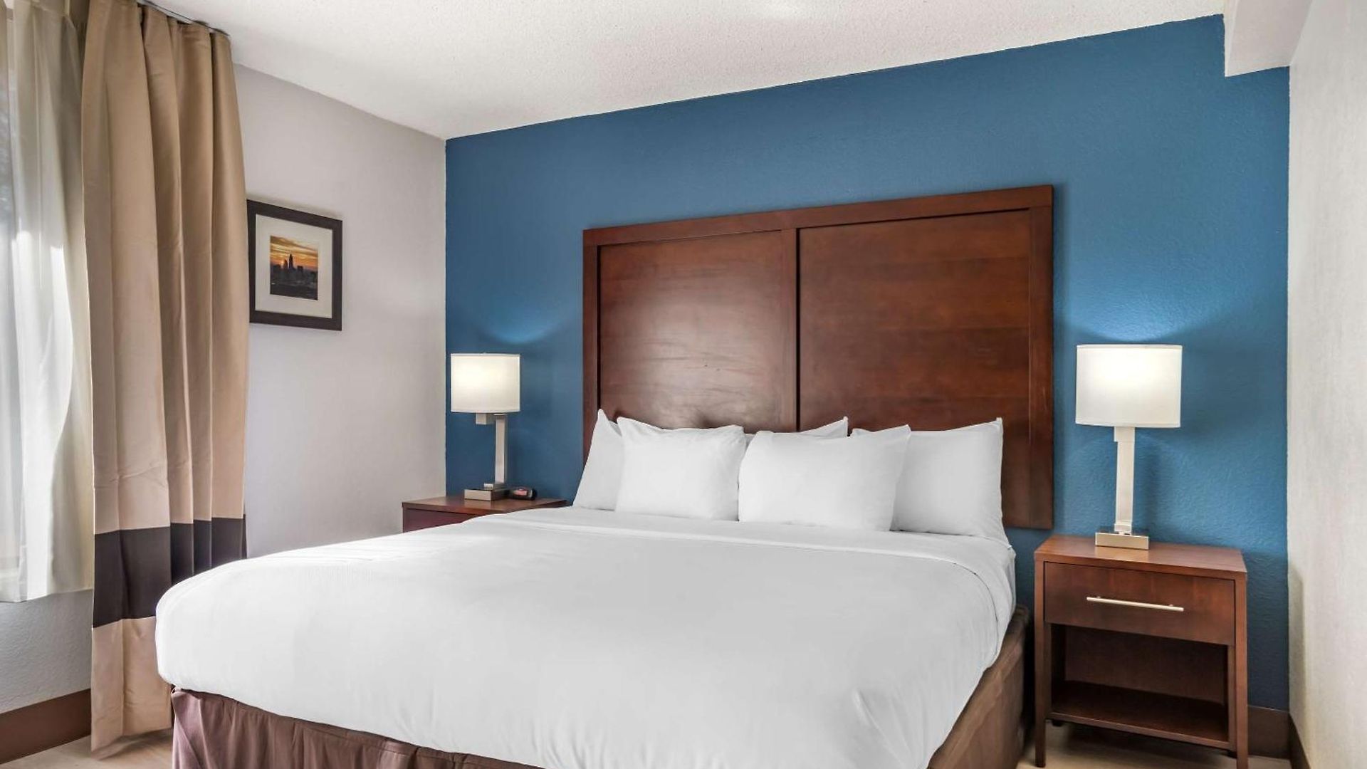 Comfort Airport Uptown 3*