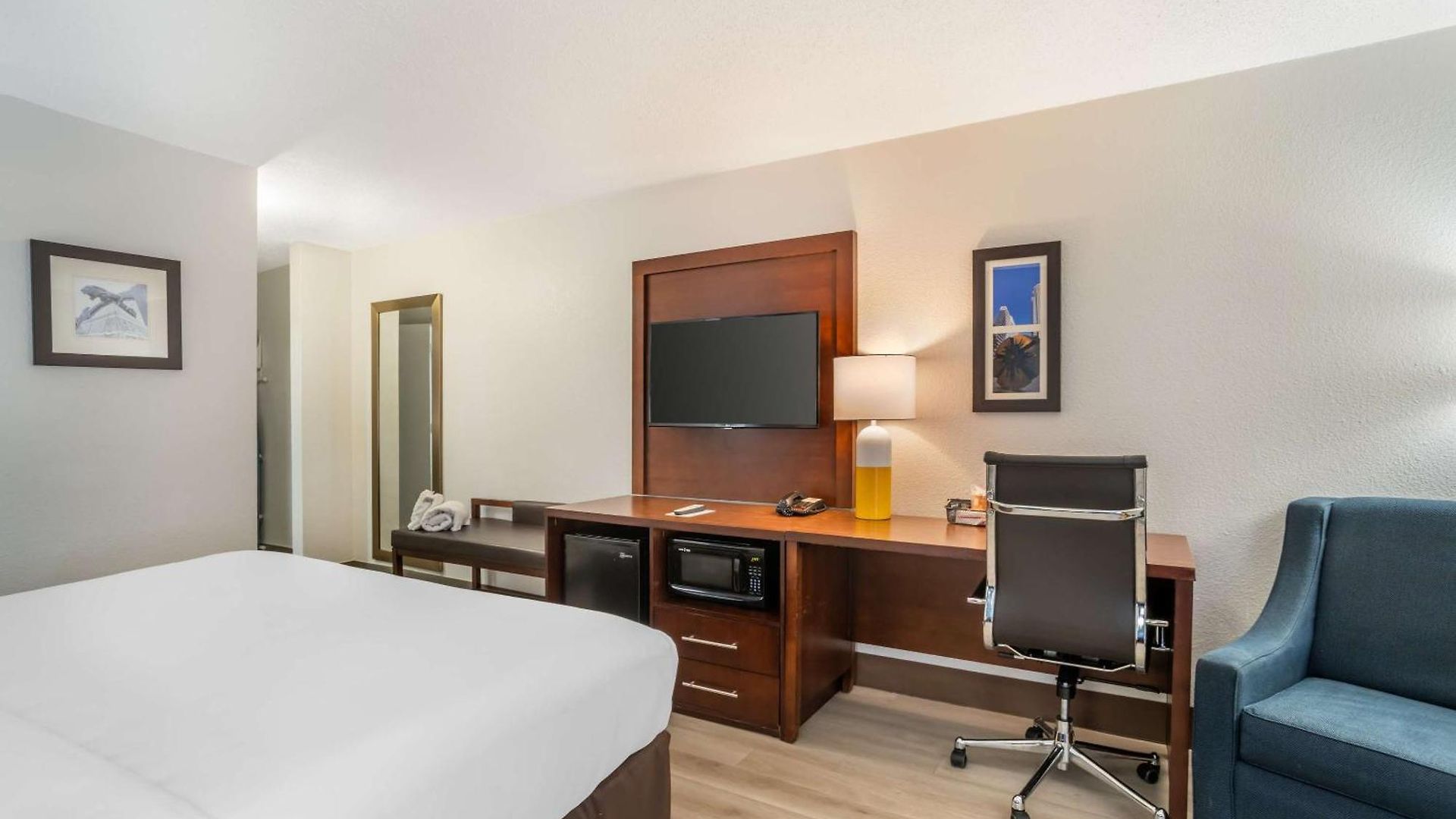 Comfort Airport Uptown Inn