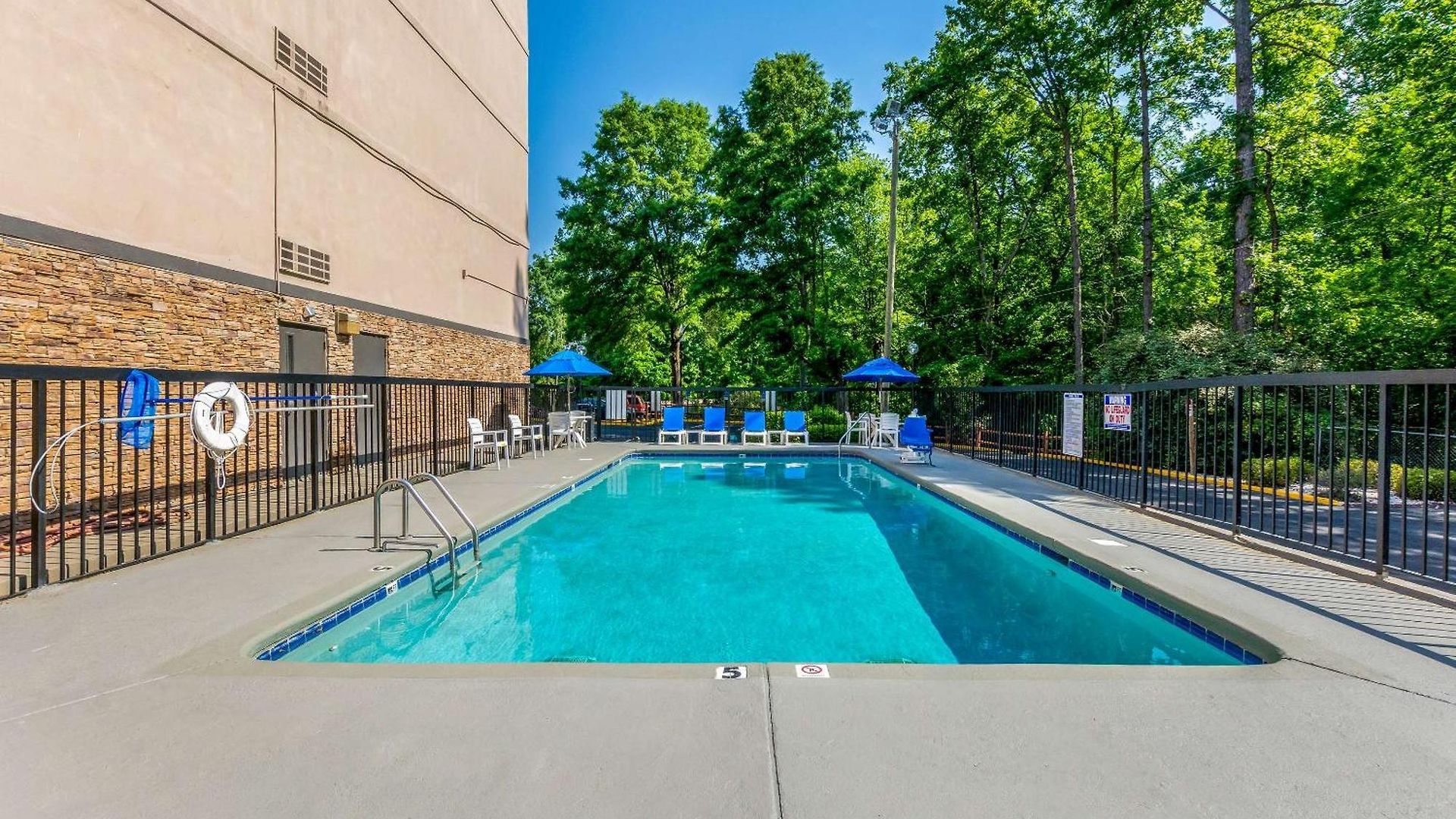 Inn Comfort Airport Uptown