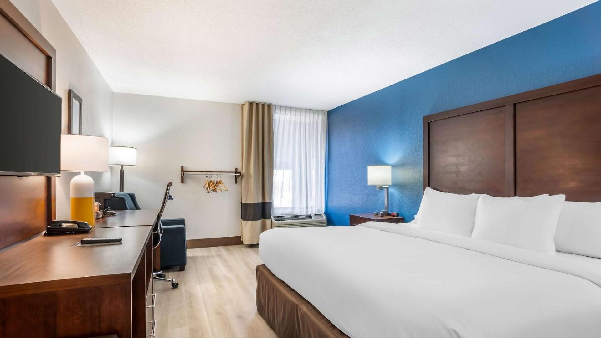 Inn Comfort Airport Uptown