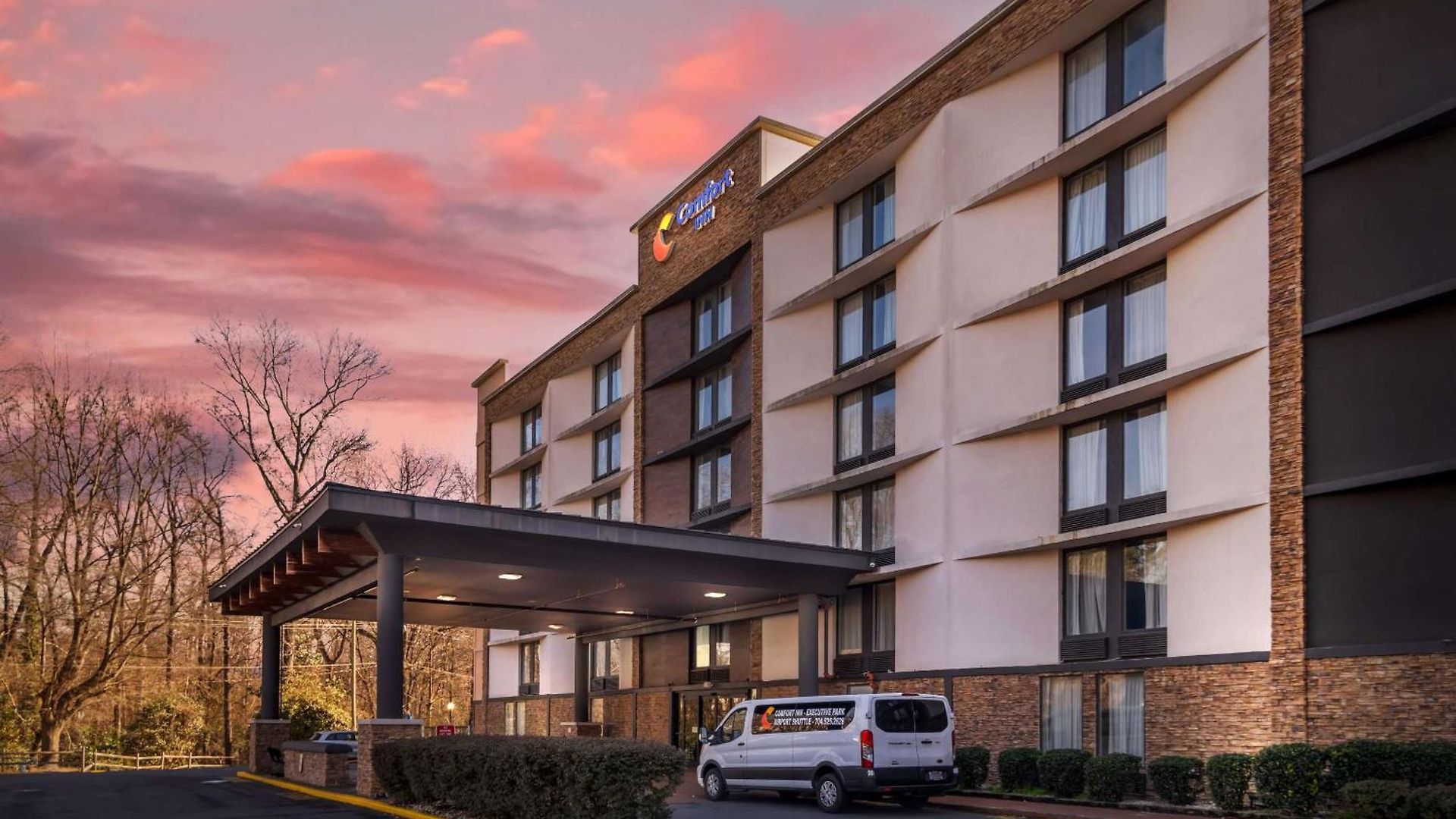 Comfort Airport Uptown Inn