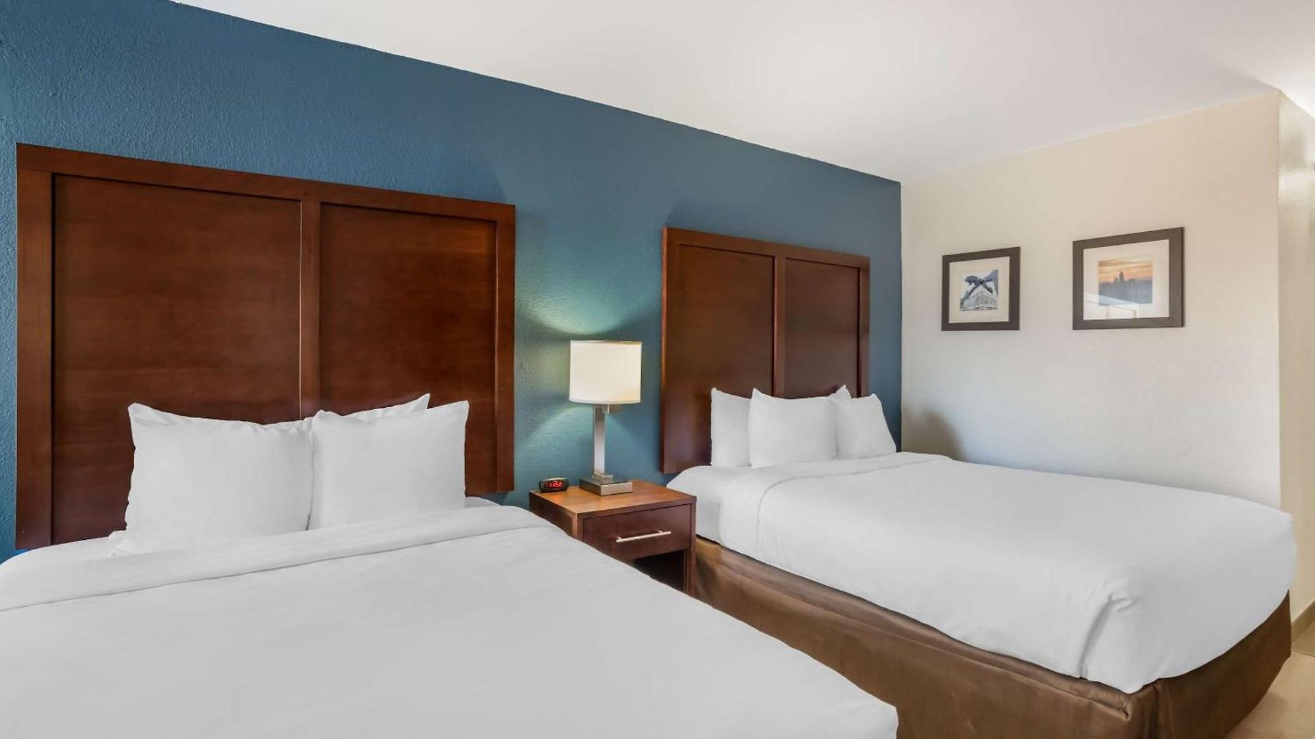 Comfort Airport Uptown Inn