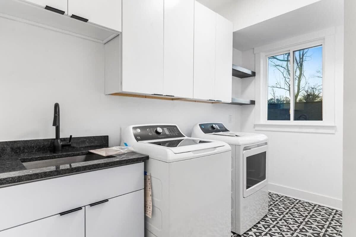 Charlotte's Modern Luxe - Your Stylish Haven * Charlotte
