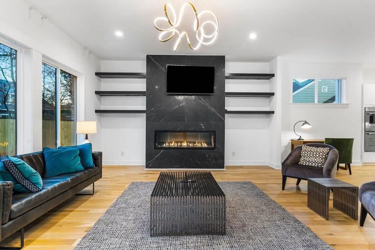 Charlotte's Modern Luxe - Your Stylish Haven Holiday home