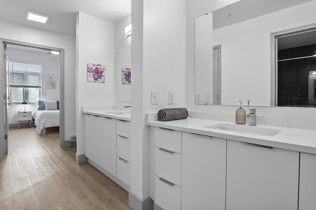 Apartment Beautiful Blue Spacious Free Parking View Gym *