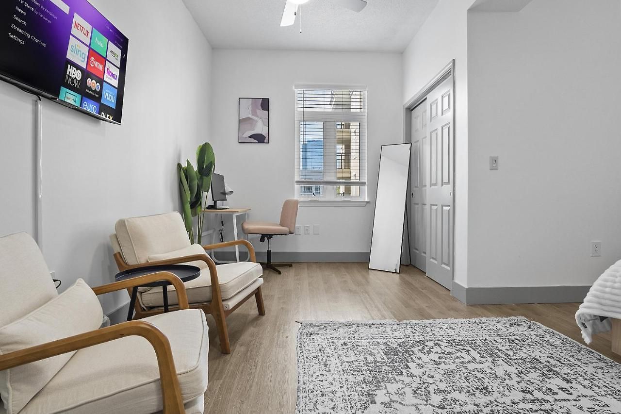 Apartment Beautiful Blue Spacious Free Parking View Gym Charlotte