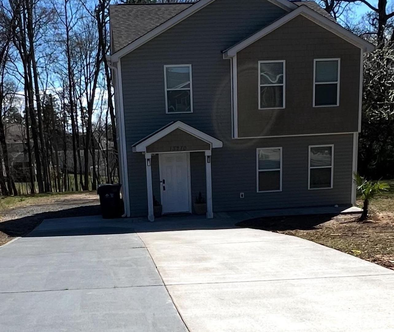 Family House With Jacuzzi Holiday home Charlotte