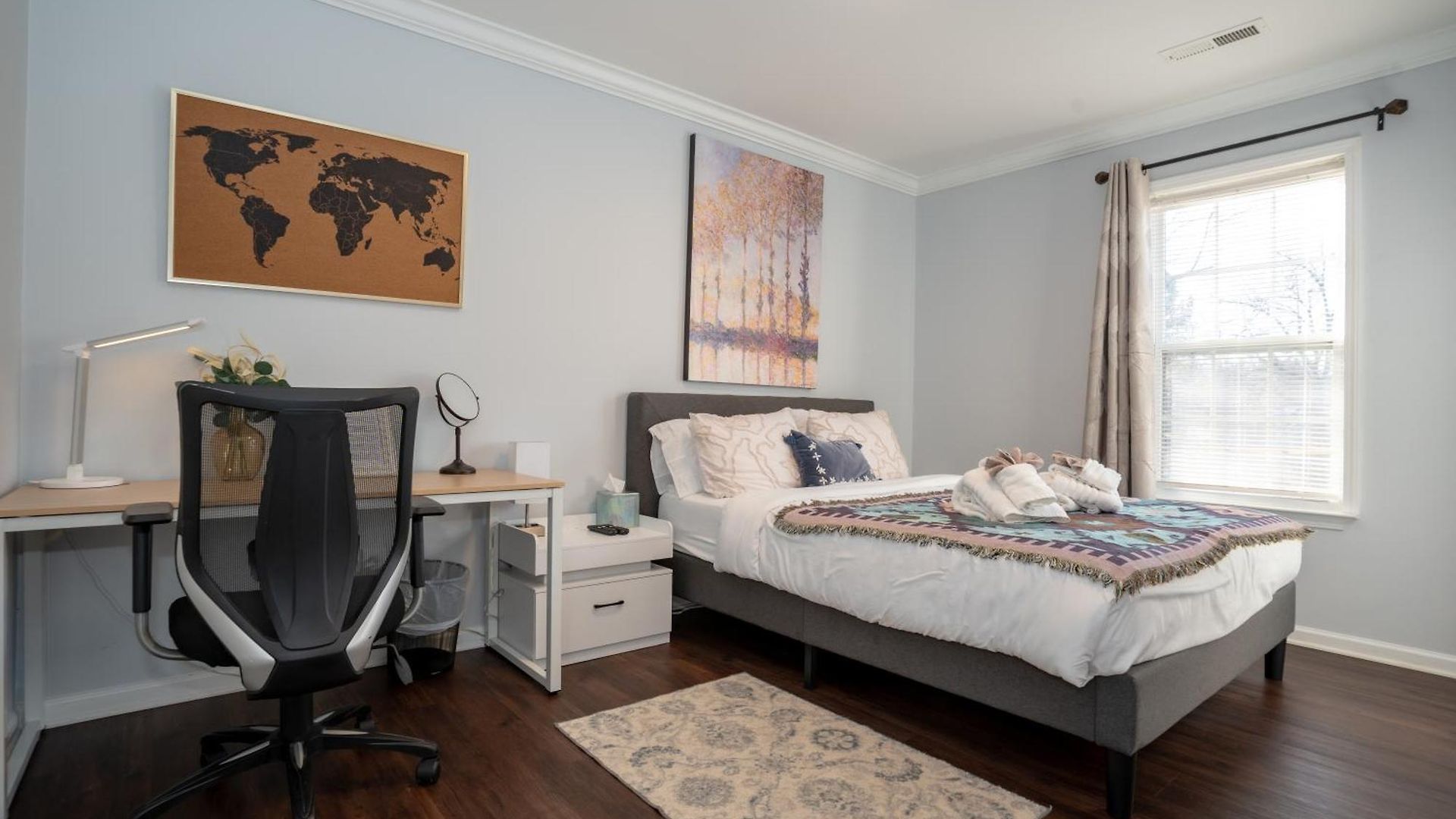 Holiday home Downtown Gem With Fenced Yard, Bbq Grill And Firepit